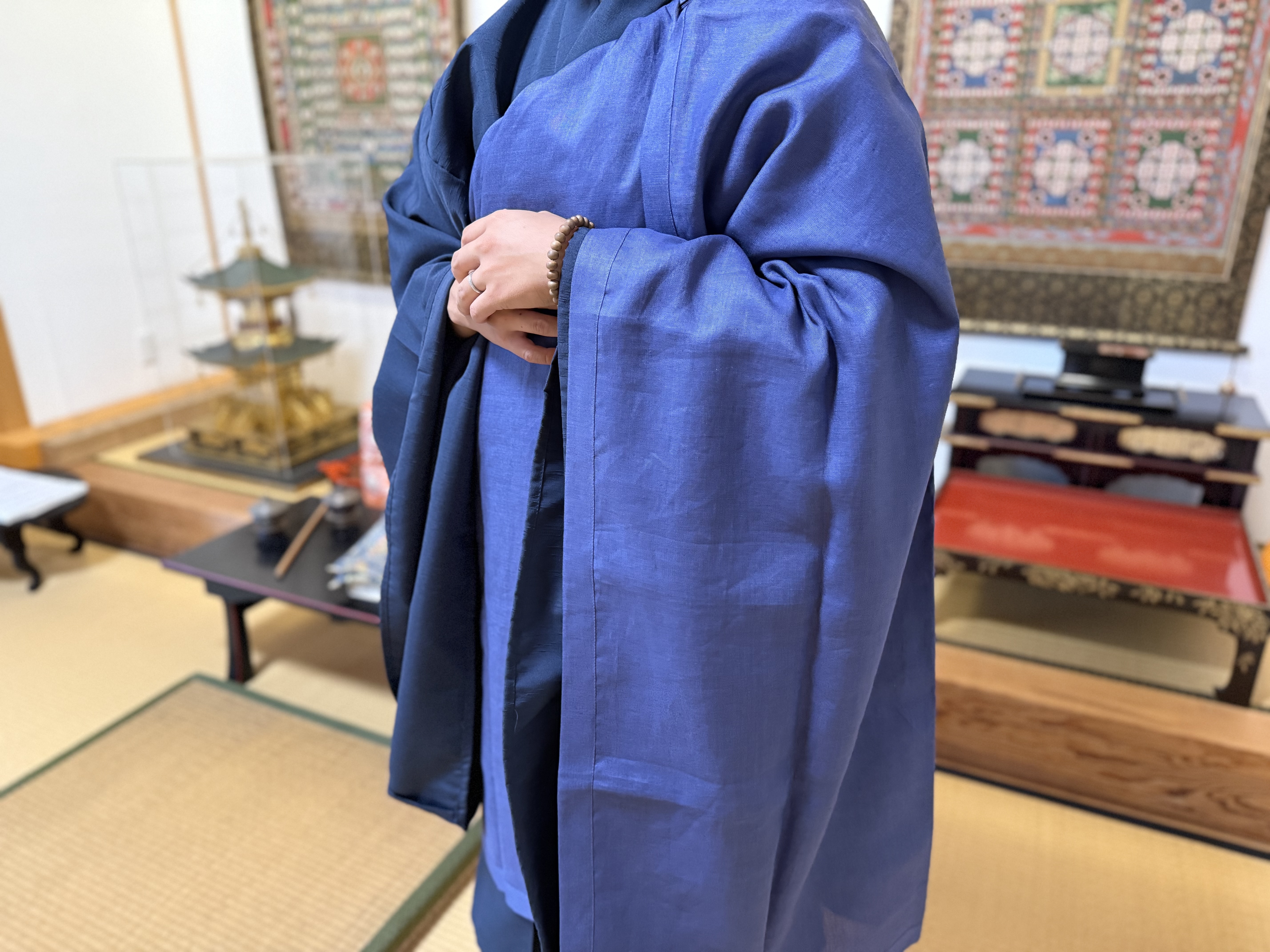 20261004 僧侶と衣5.jpg